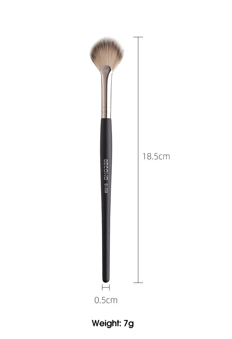 Powder blusher high gloss brush, soft hair, no powder, easy to apply makeup, novice powder blusher makeup brush, beauty tool